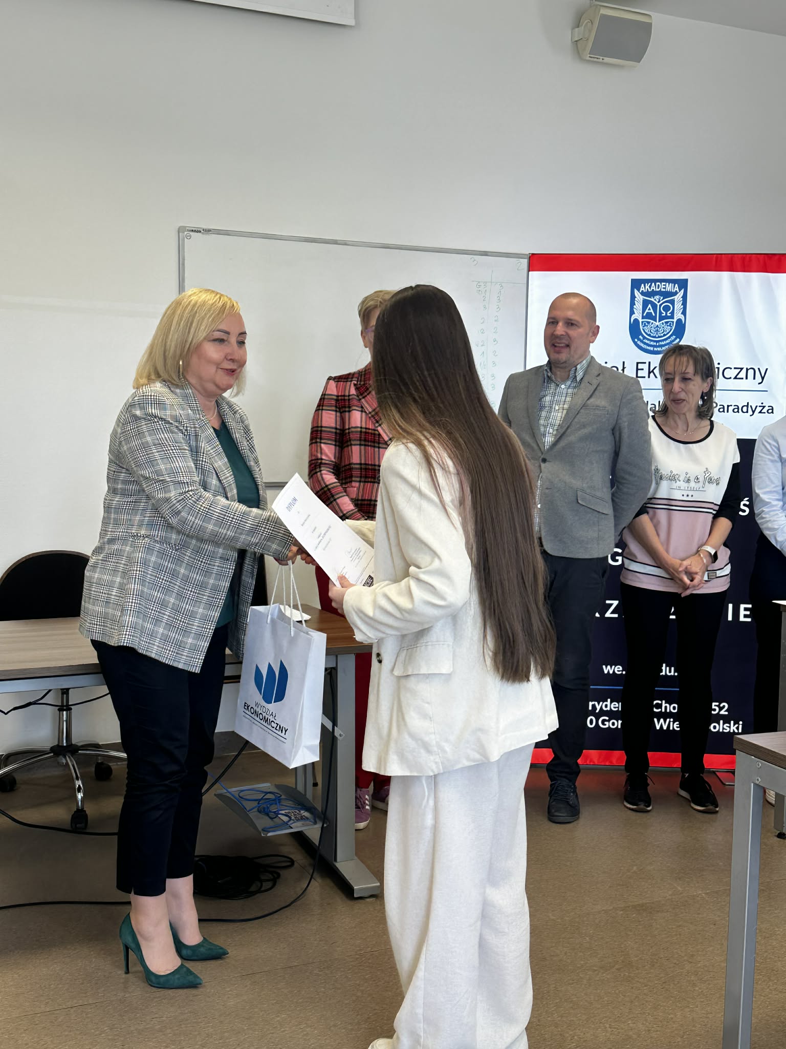 messenger_creation_03fc45f4-058b-41a9-afb2-adc95c34acb8