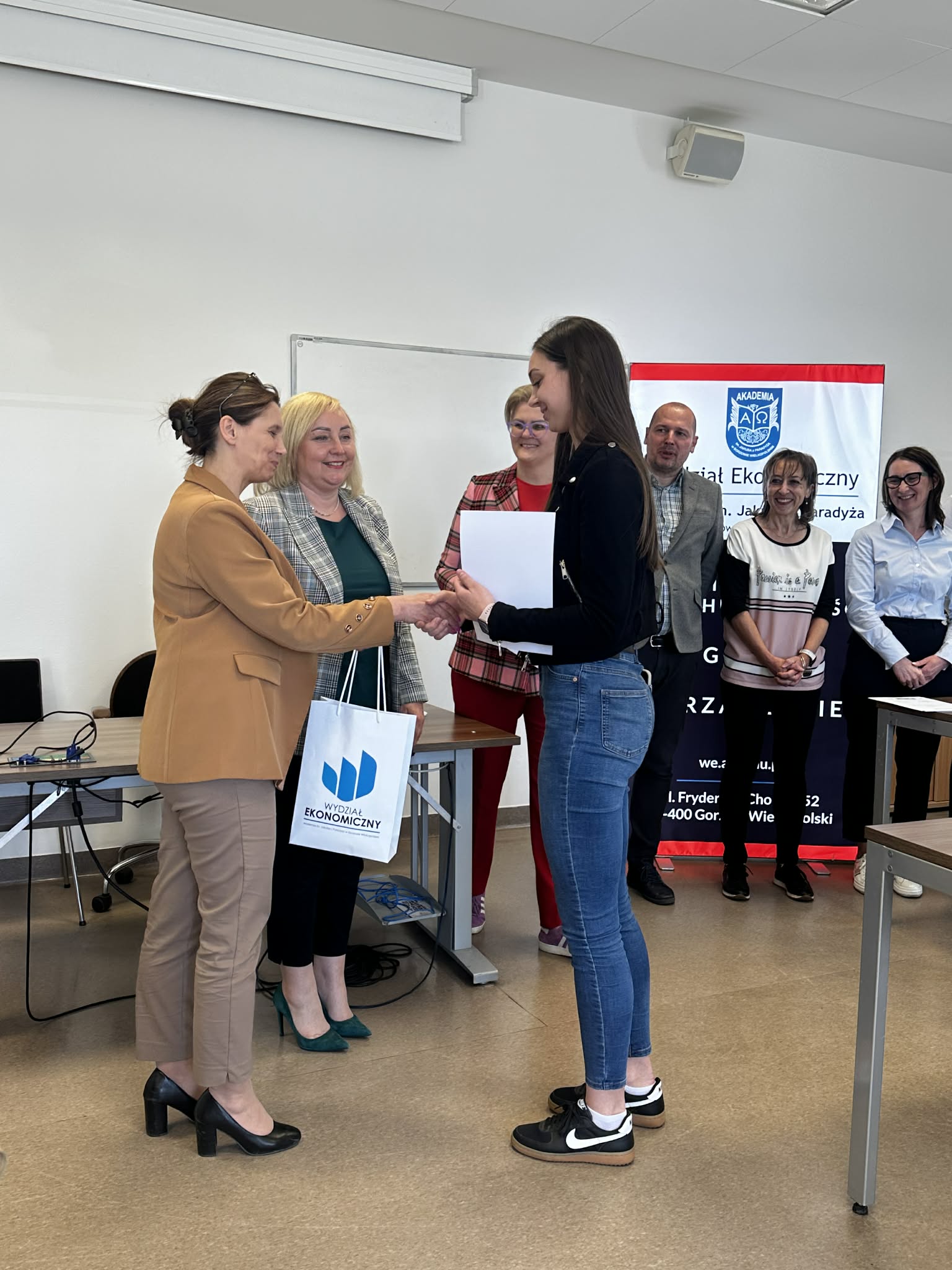 messenger_creation_19438638-26a2-4962-94d5-24b579e97b63