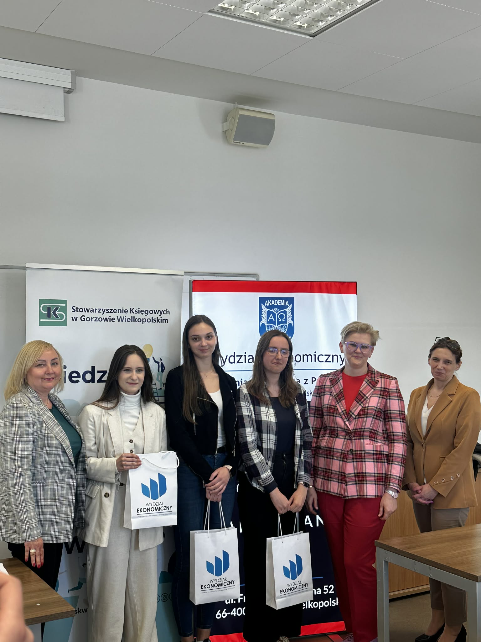 messenger_creation_1cc64095-ef26-4505-941e-48afde7ddf16