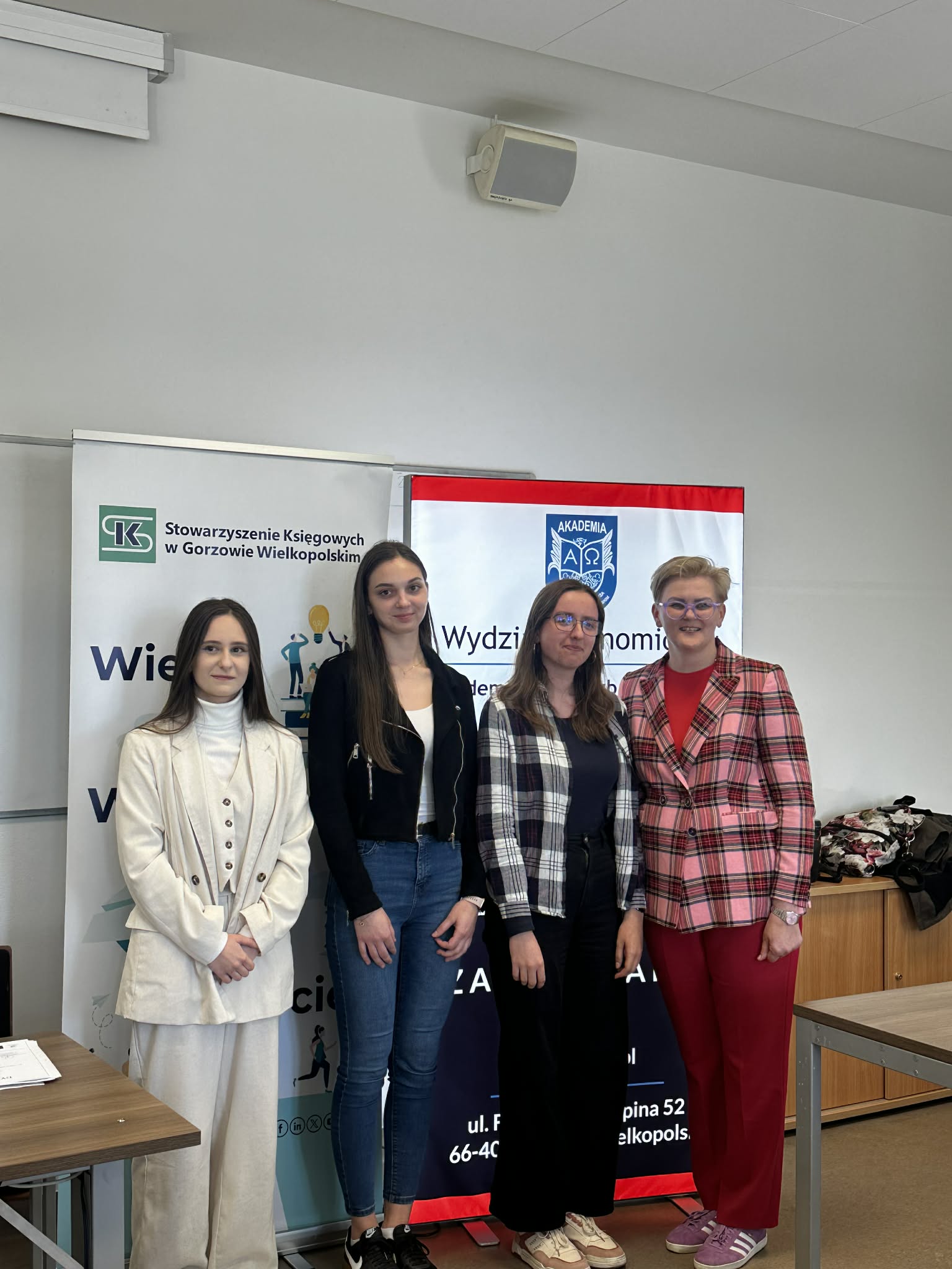 messenger_creation_6ec32ef3-f304-4d90-9c6a-a48da8b9e37a