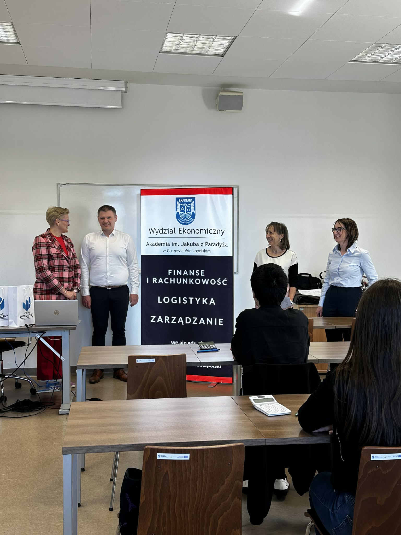 messenger_creation_763019b2-c6c1-4fd4-ace4-a7a0133f694c